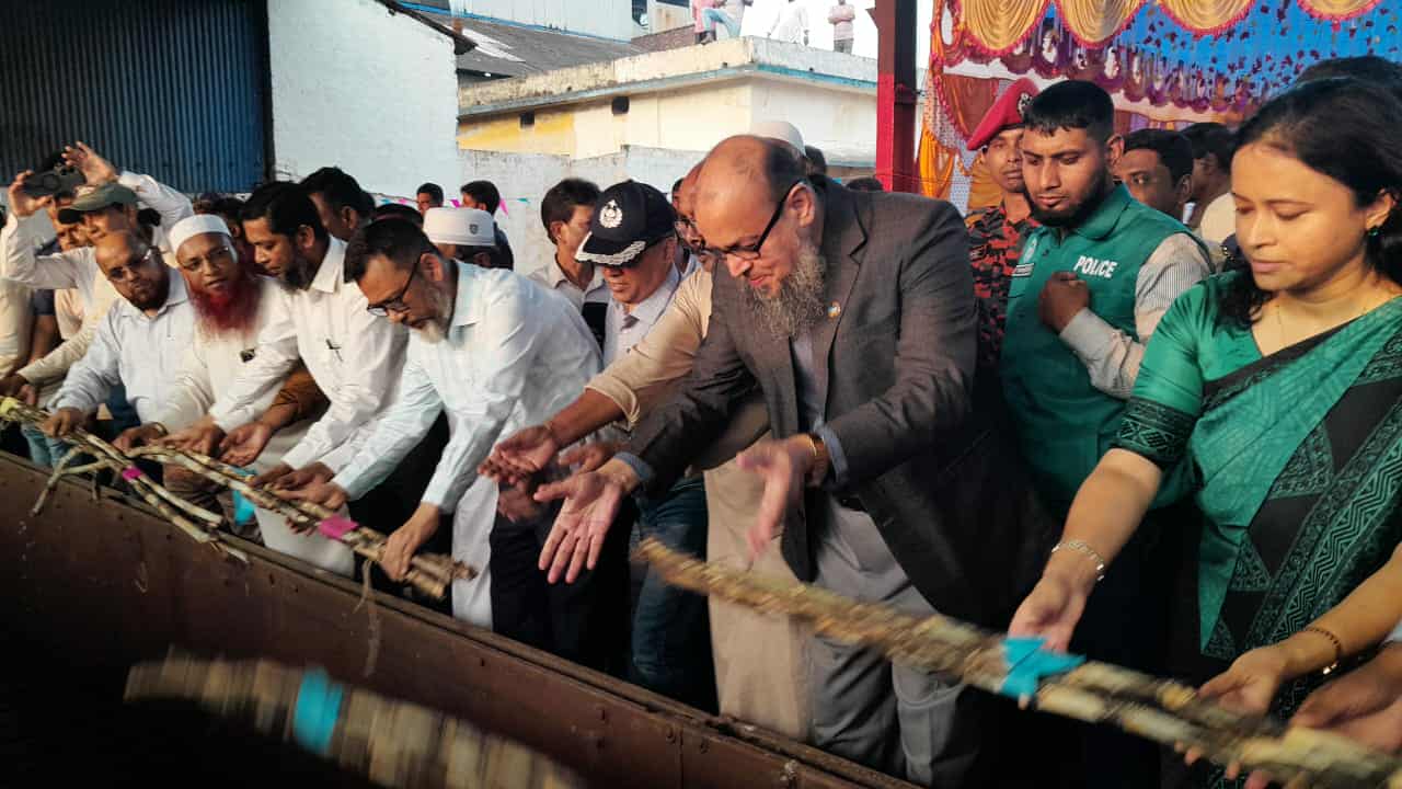 নর্থ বেঙ্গল সুগার মিলস আখ মাড়াই মৌসুমের উদ্ধোধন