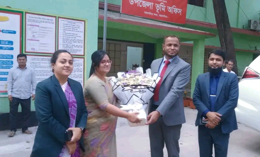 সদরে আধুনিকায়নকৃত ভূমি অফিস কক্ষের উদ্বোধন করলেন ডিসি