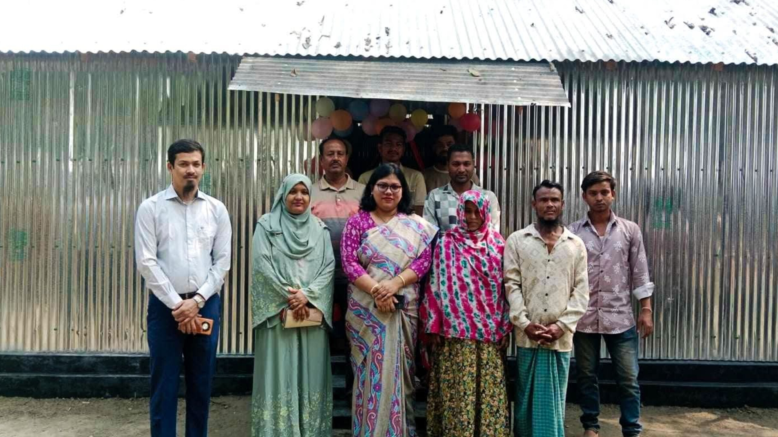 স্বপ্নের ঘরে নতুন করে বাঁচার ঠিকানা পেল আমিরুল জেসমিন দম্পতি