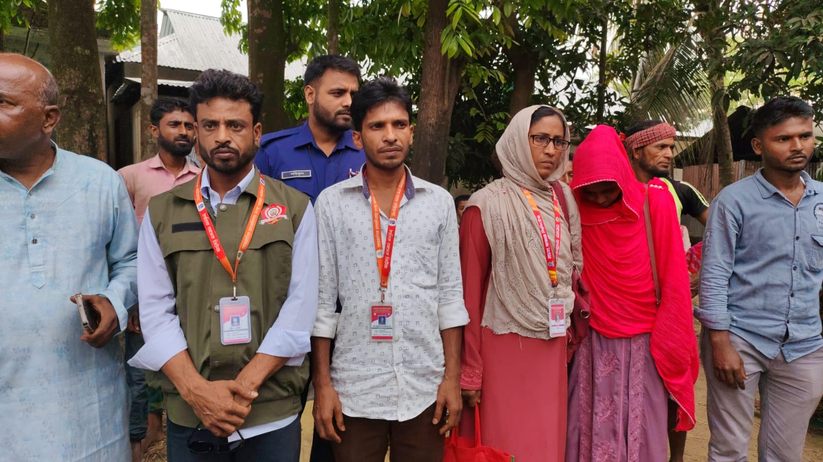 ন্যায্যমূল্যের কার্ডের প্রলোভনে টাকা আদায়: নেত্রকোনায় আটক ৫