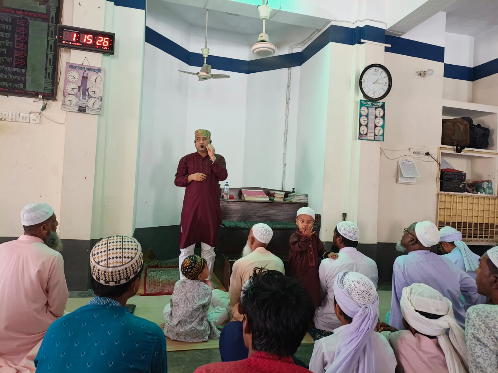 মোহনগঞ্জে ওসি'র ব্যতিক্রমি উদ্যোগ