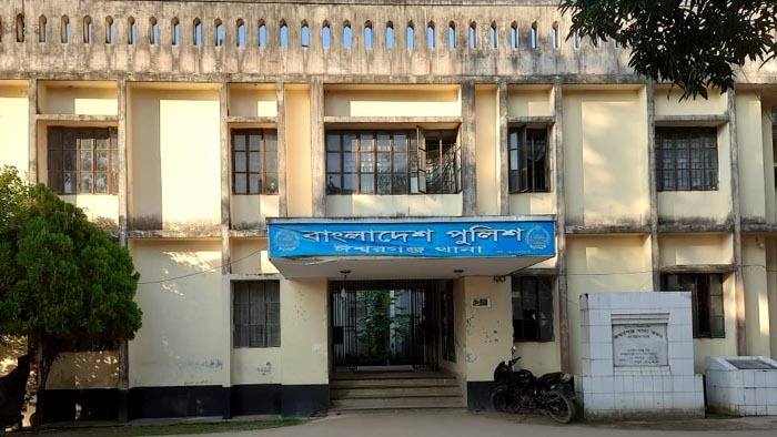 ঈশ্বরগঞ্জে পৃথক অভিযানে ইয়াবা-হিরোইনসহ গ্রেফতার ৩, মোটরসাইকেল জব্দ