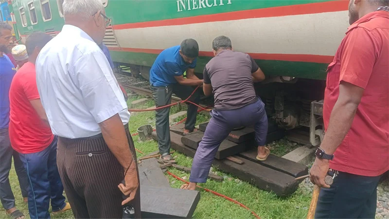 ekdine-dui-tren-durghtna-ocl-mymnsingh-jamalpur-relpth